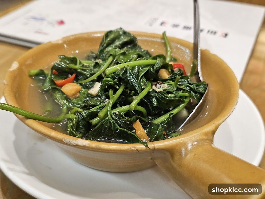Stir-fried Spinach with Ginger and Chili