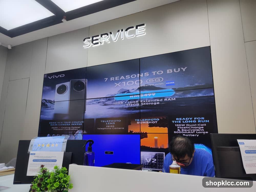 Service Center Display
