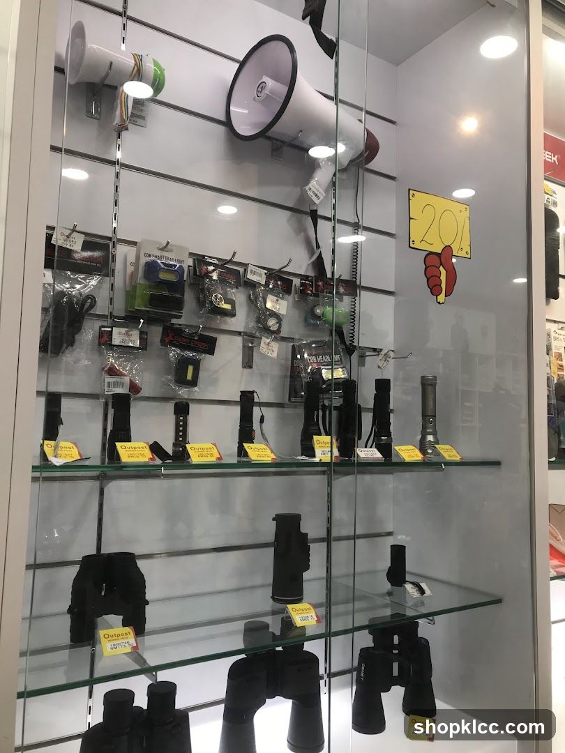 Store Display Case with Electronics and Optics