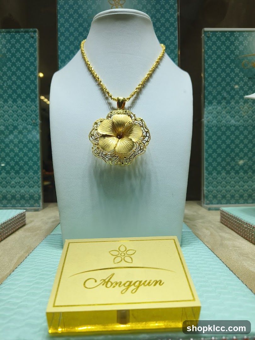 Gold Flower Pendant Display