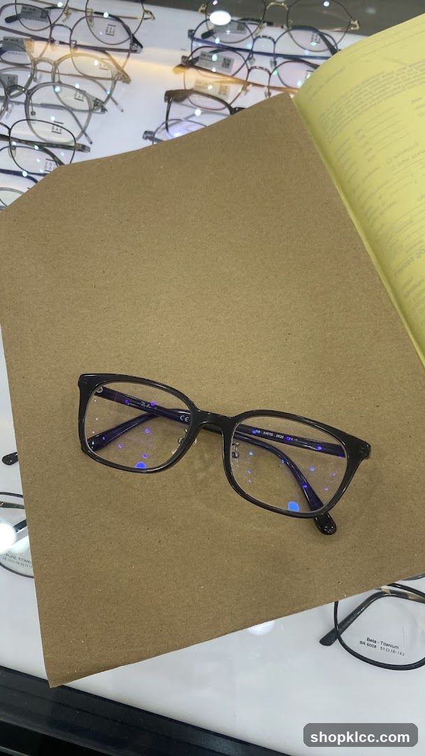Eyeglasses Display