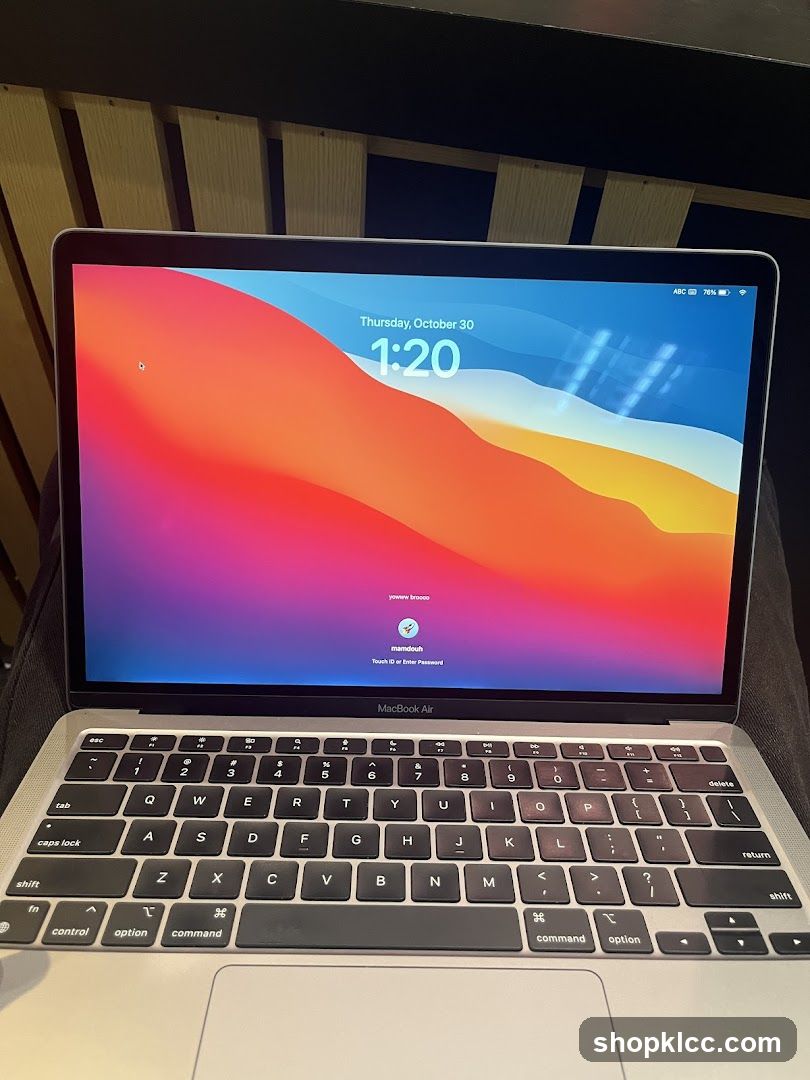 MacBook Air Lock Screen