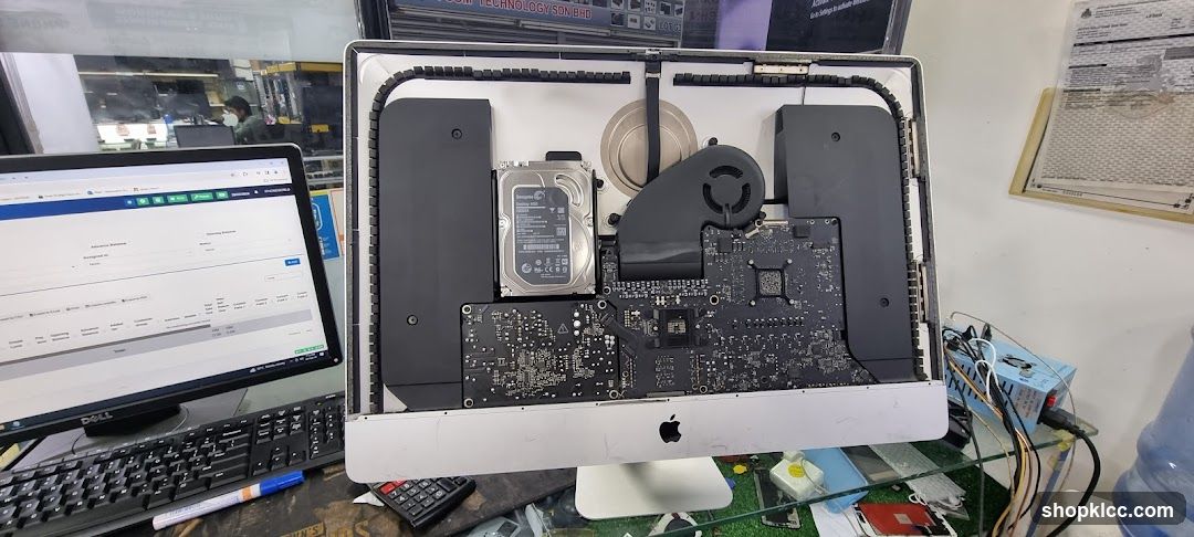 Iphone World
