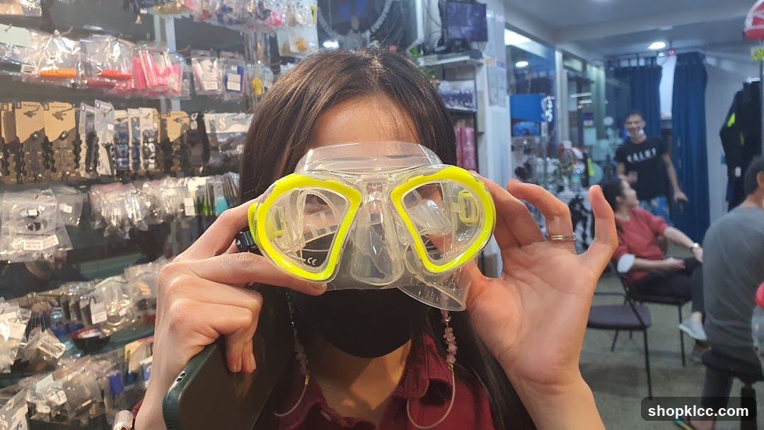 Snorkel Mask Display in Store