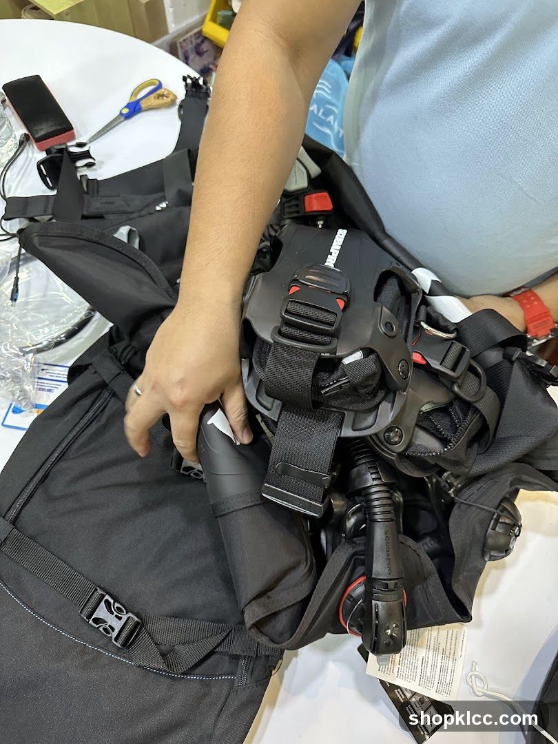 Diving Gear Display