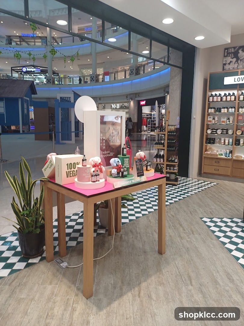 Shopping Mall Interior Display