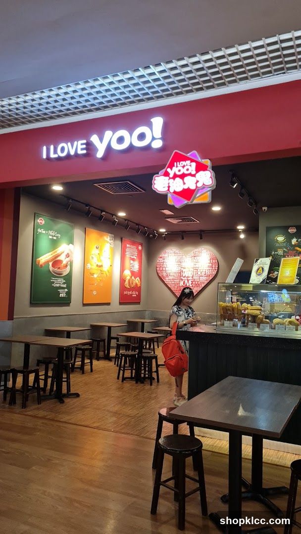 I LOVE YOO! Interior View