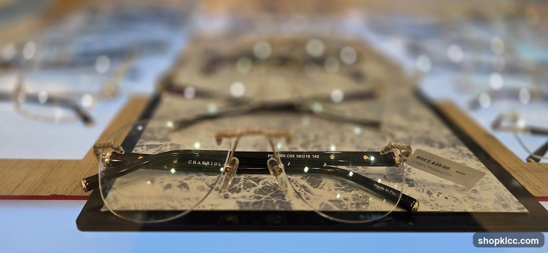 Eyeglasses Display