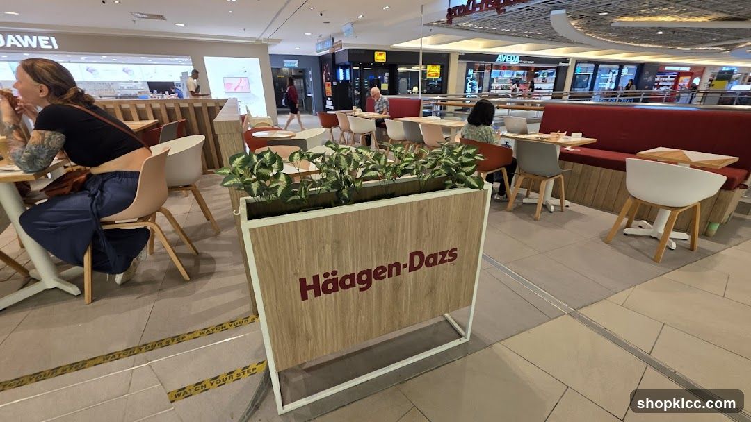Haagen-Dazs Cafe Seating Area