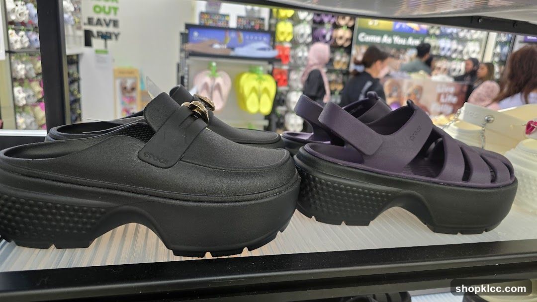 CROCS Platform Clogs Display
