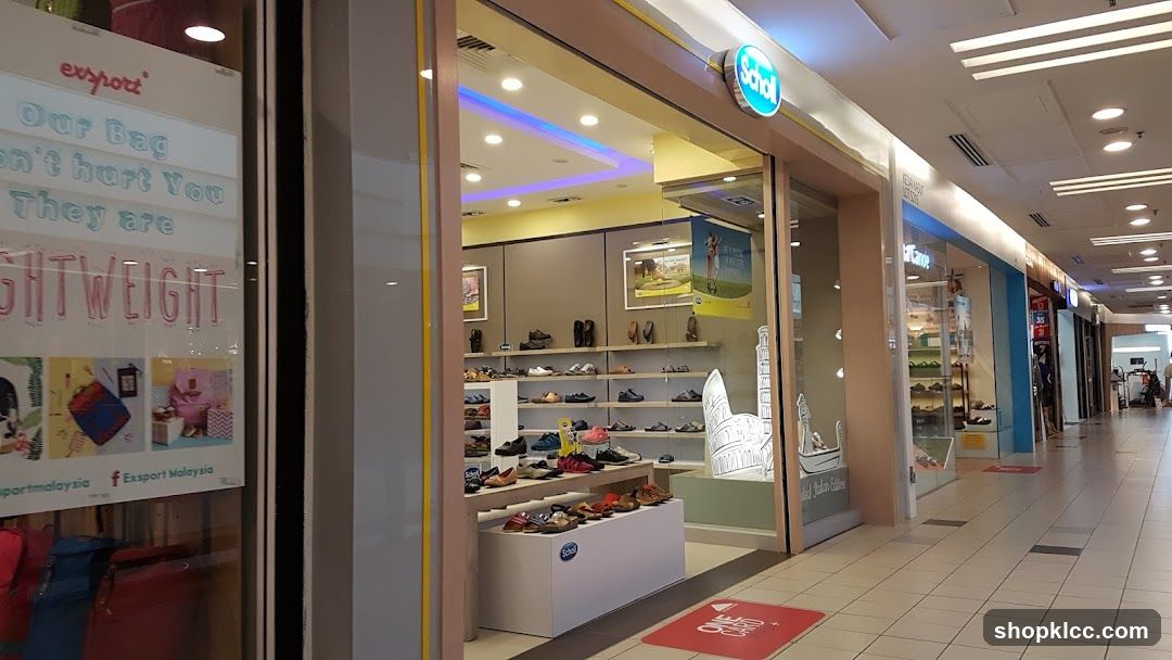 Scholl & Santa Footwear