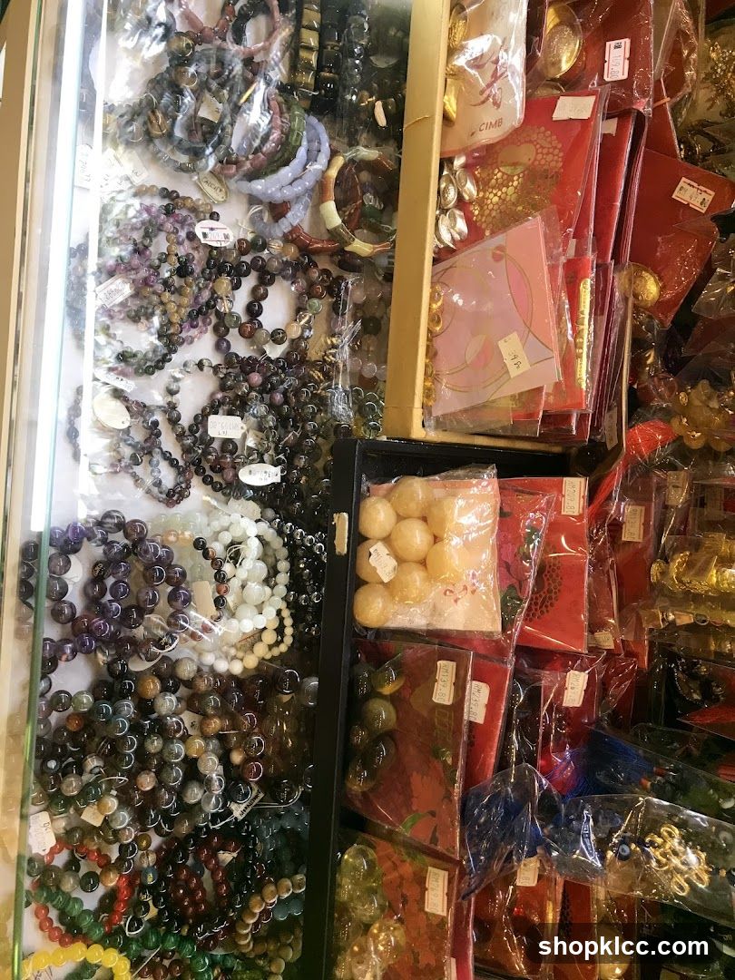 Jewelry and Gift Shop Display