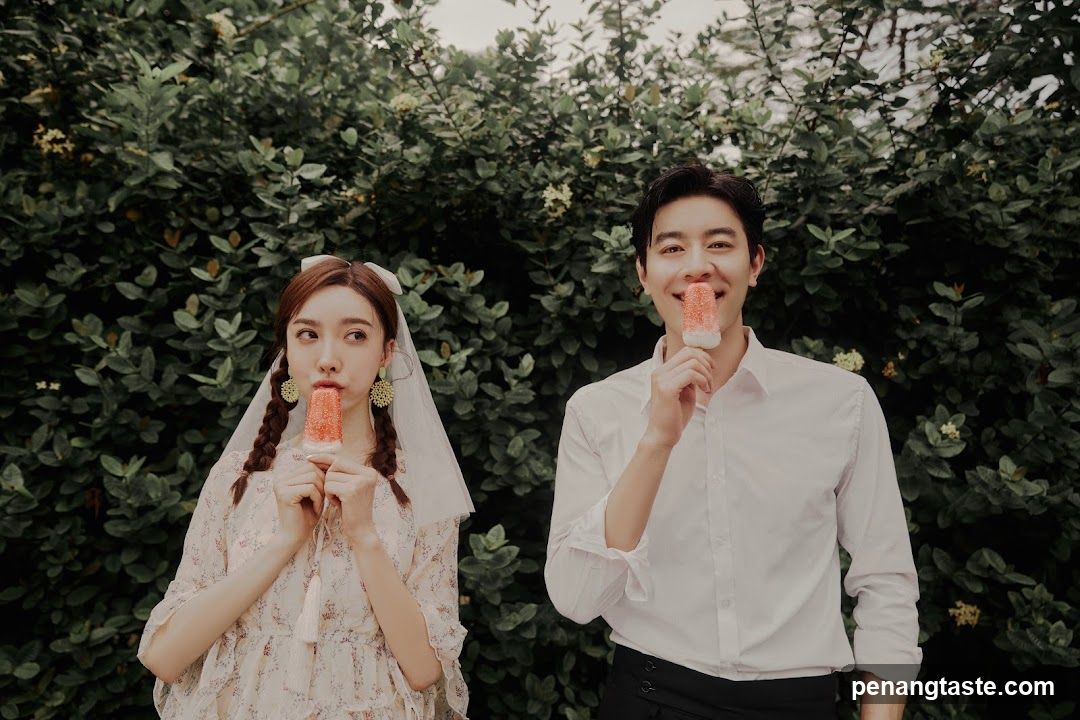 Couple with Popsicles
