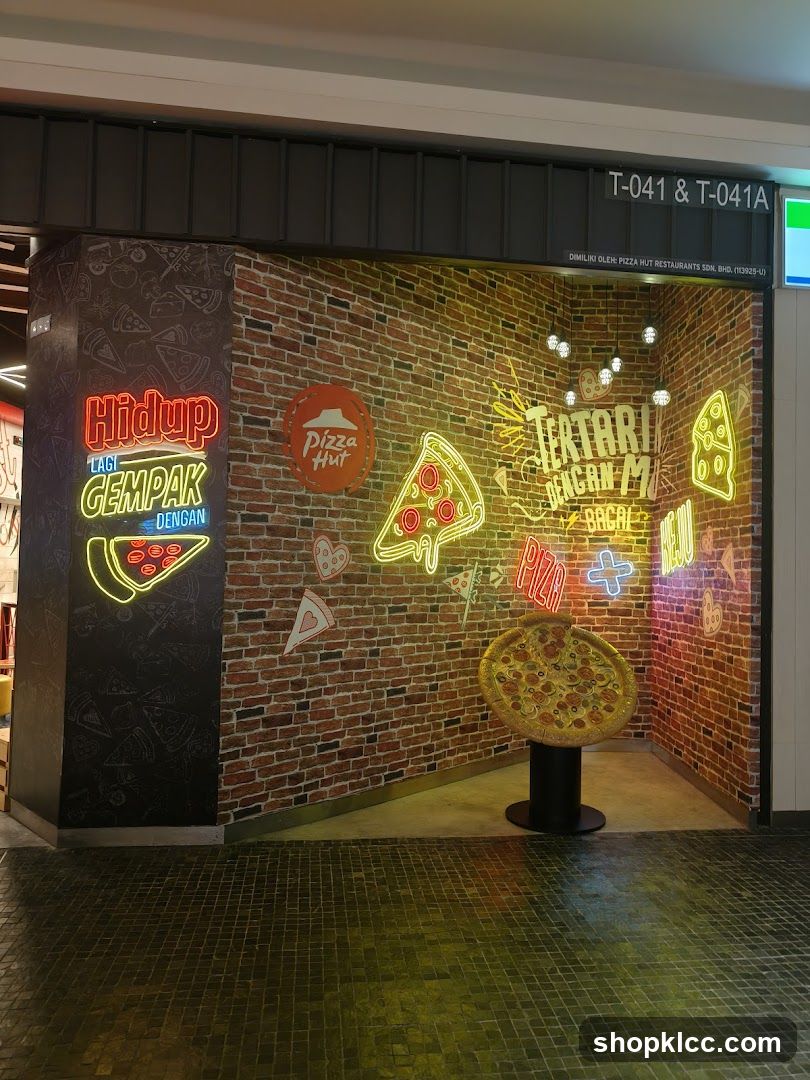 Pizza Hut Neon Display