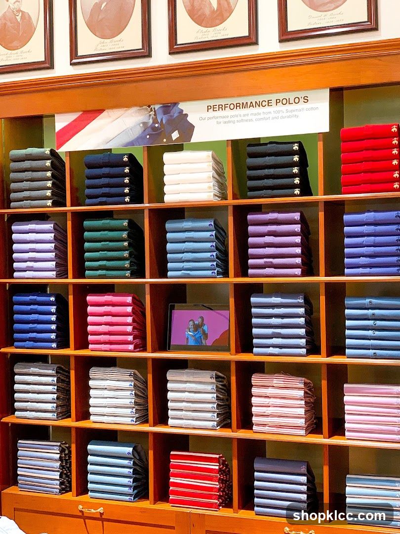 Folded Polos Display