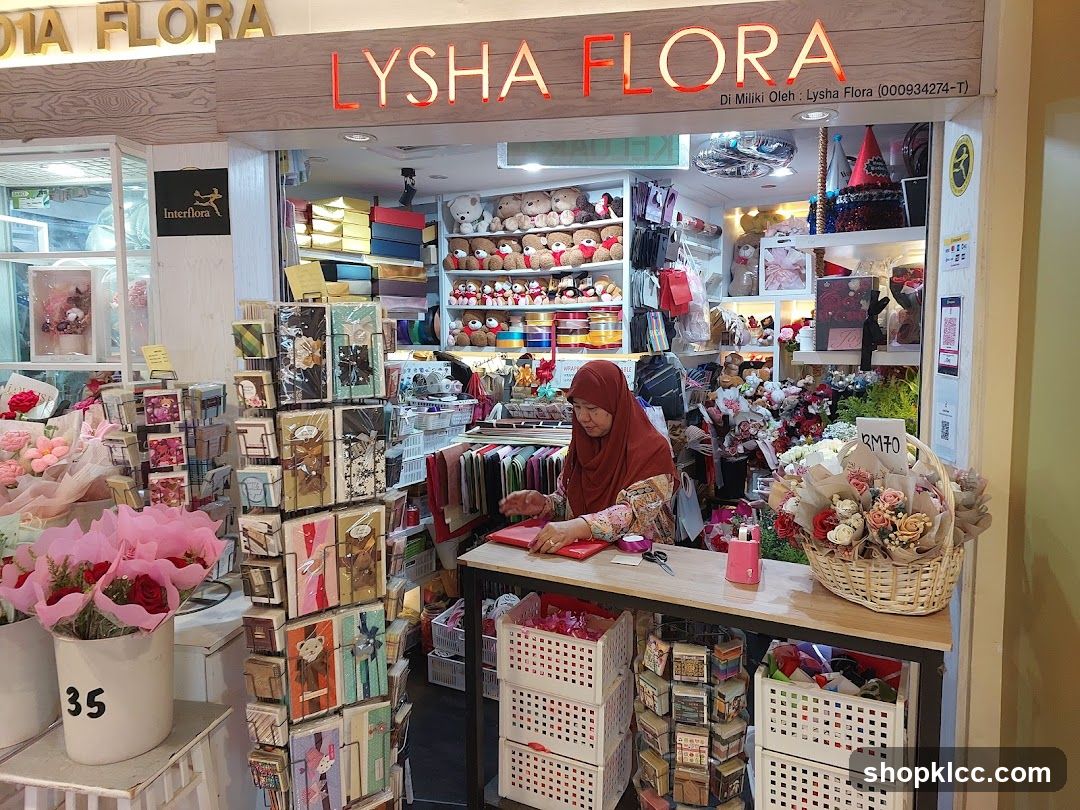 Lysha Flora