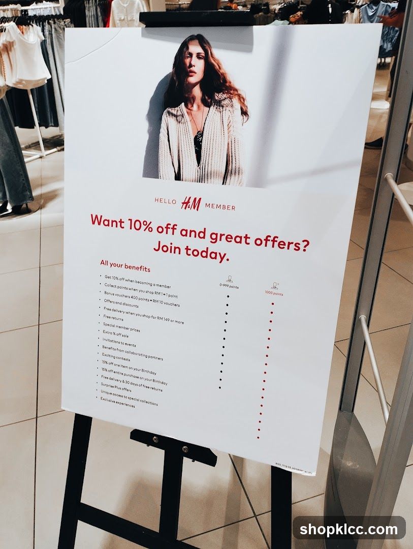 H&M Member Benefits Sign