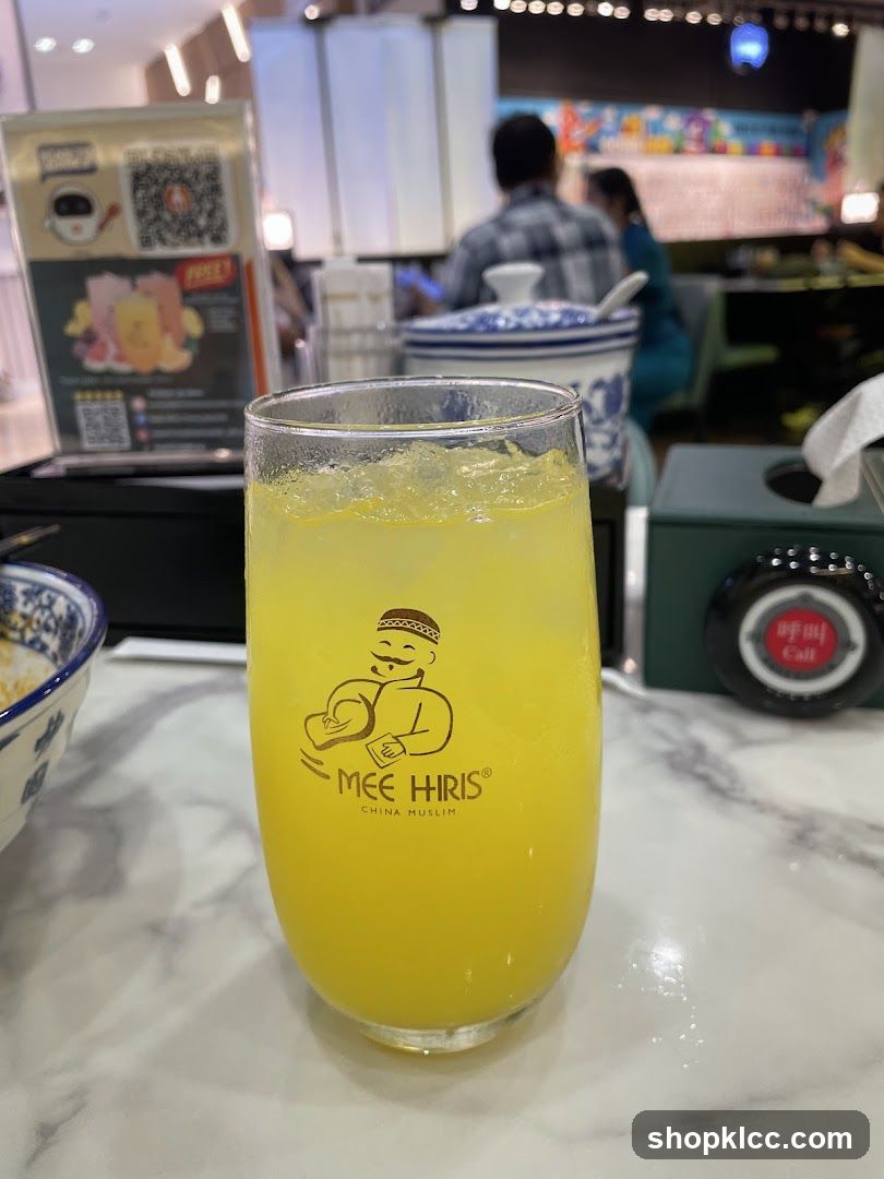 Mee Hris Restaurant Interior