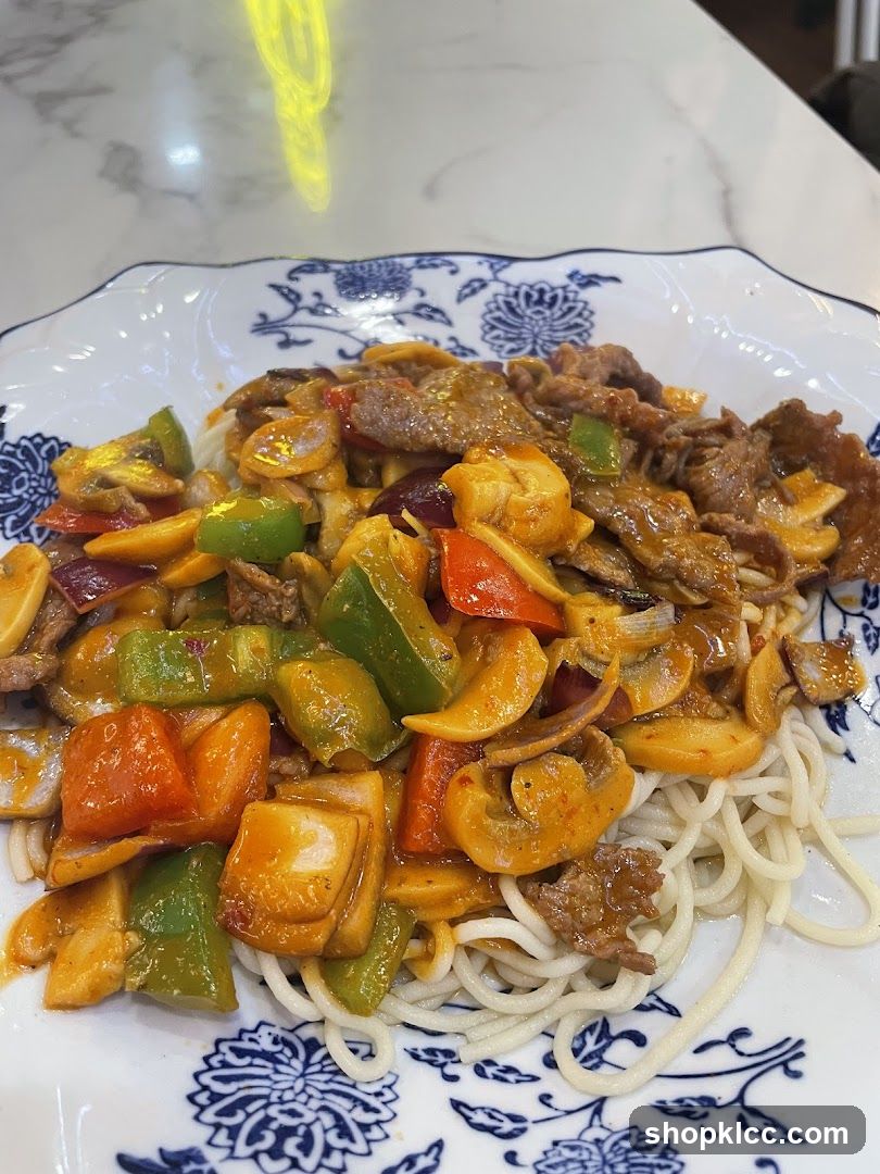 Stir-fried Noodles with Meat and Vegetables