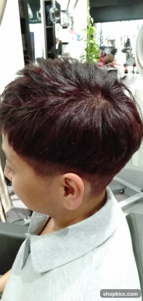 Haircut in salon