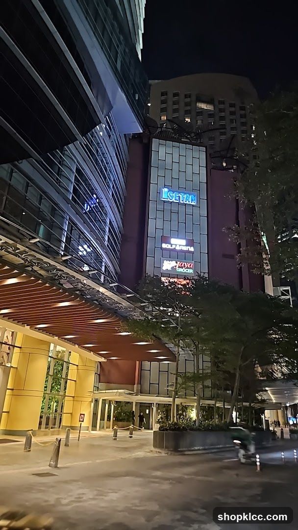 Setan Department Store Entrance