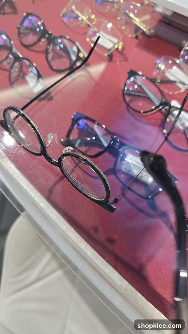 Eyeglasses Display