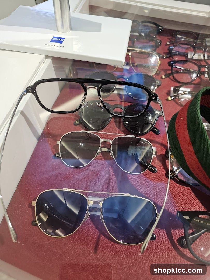 Eyeglasses Display