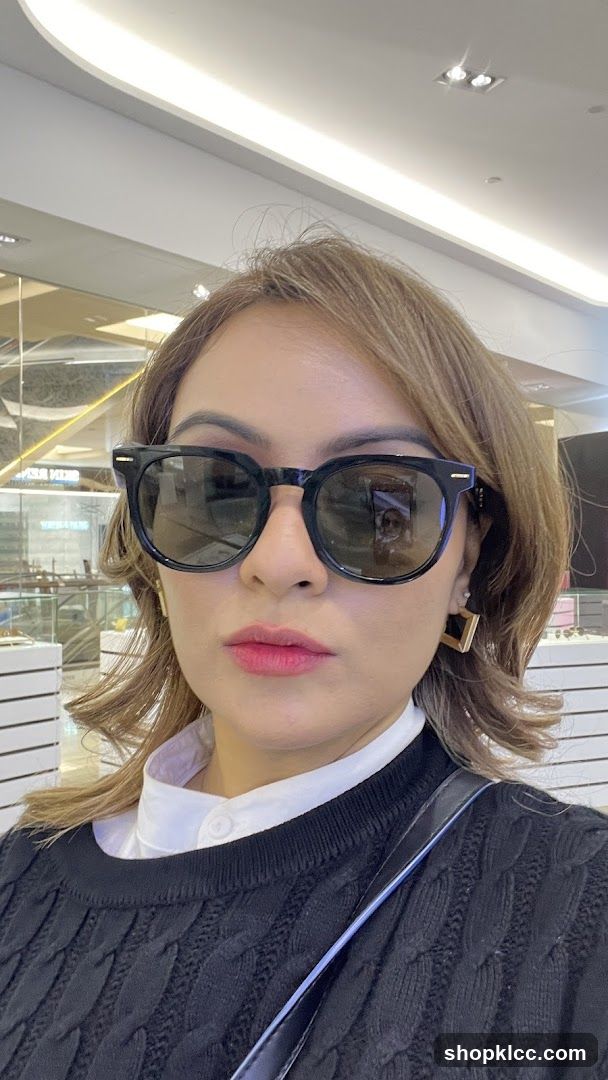 Woman wearing sunglasses