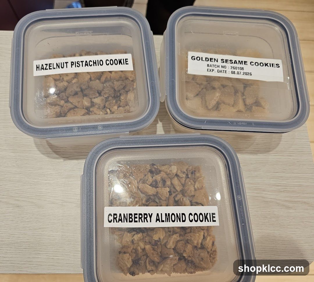 Cookies in containers