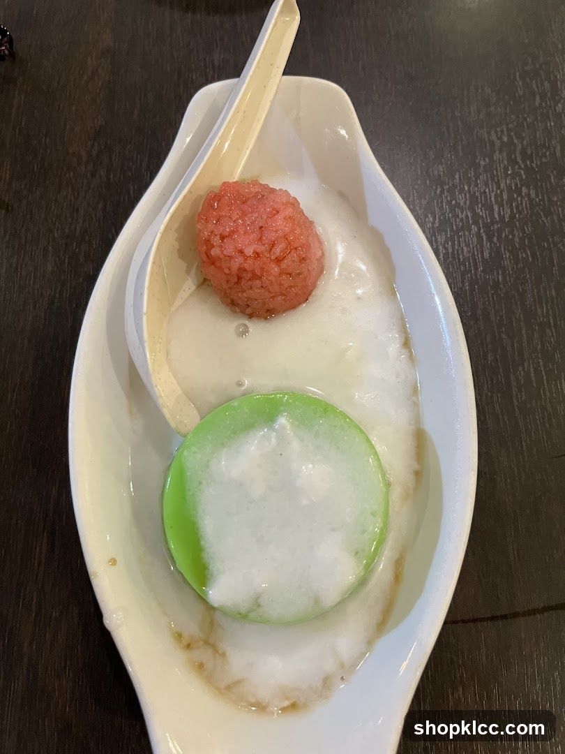 Dessert with Rice and Green Cake