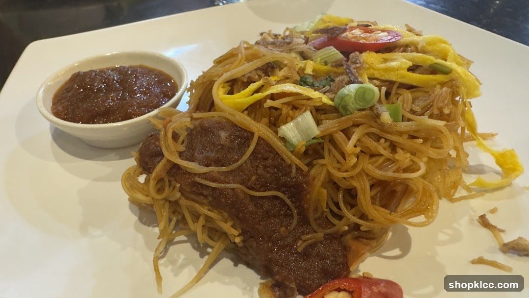 Noodles with Meat and Sauce