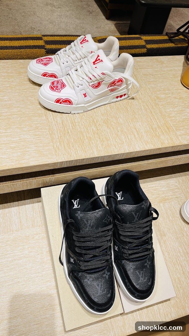 Louis Vuitton Sneakers