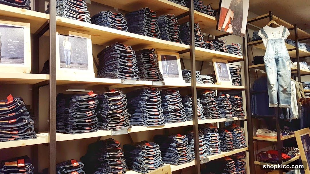 Jeans Display