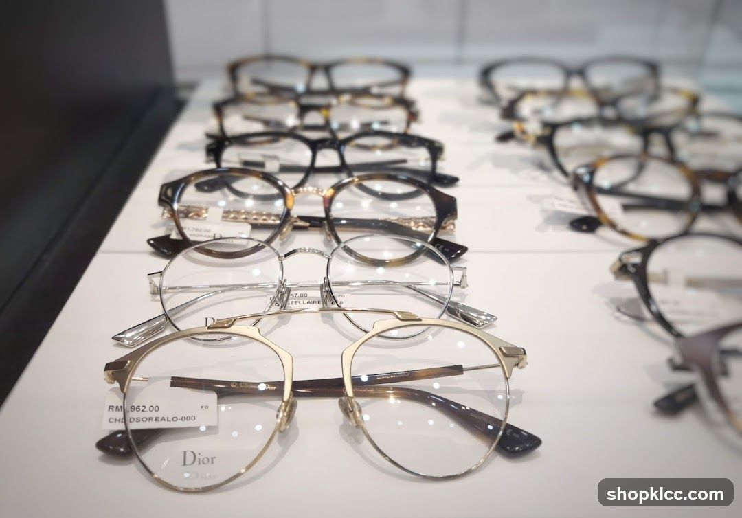 Eyeglasses Display