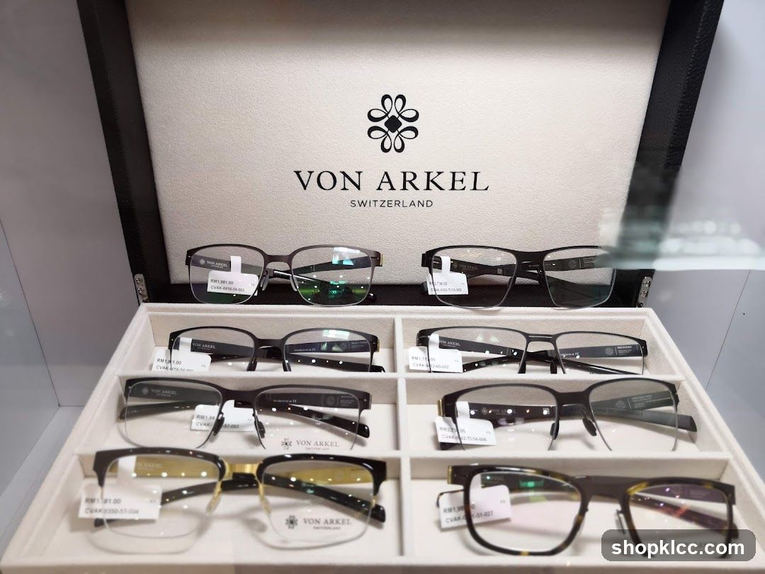 Eyeglasses Display