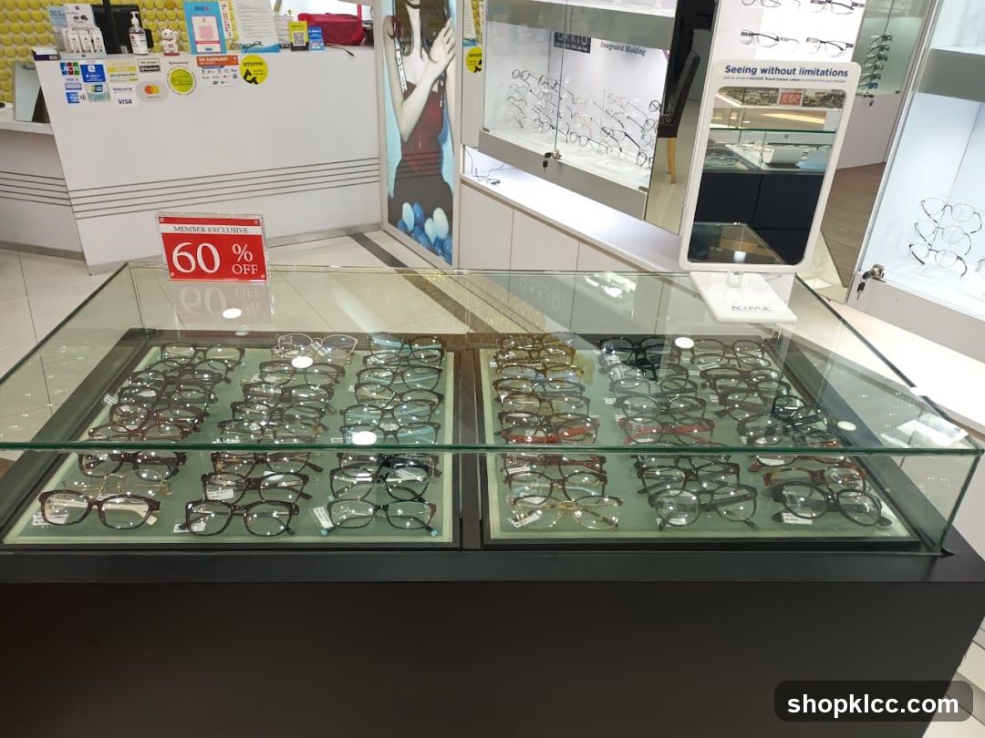 Eyeglasses Display