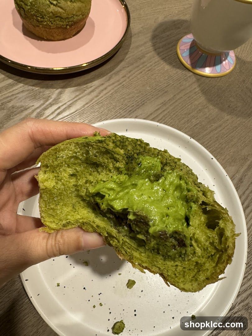 Matcha Pastry with Cream Filling