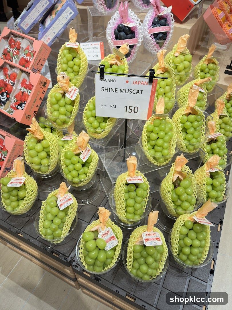 Shine Muscat Grapes