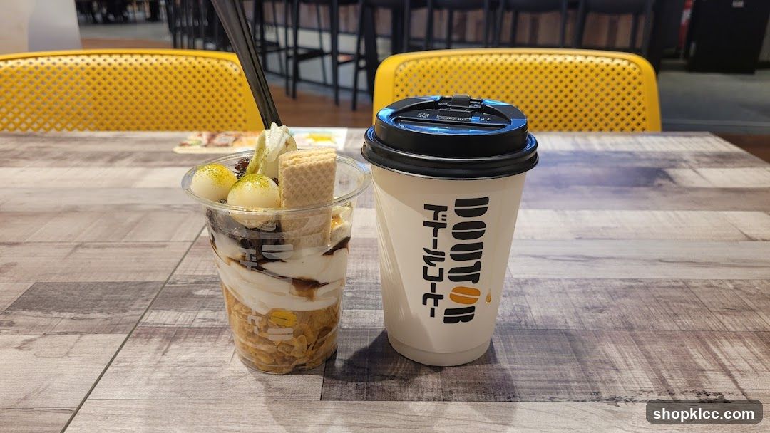 Doutor Coffee Parfait and Coffee Cup
