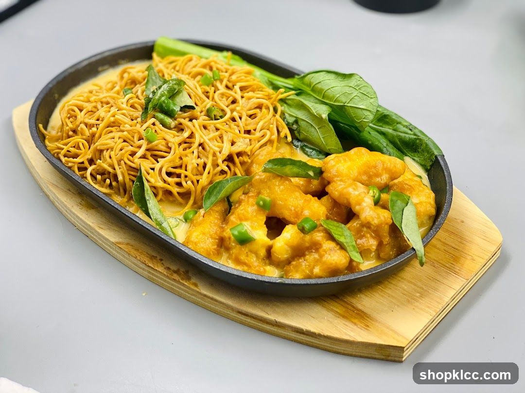 Sizzling Noodles with Crispy Chicken