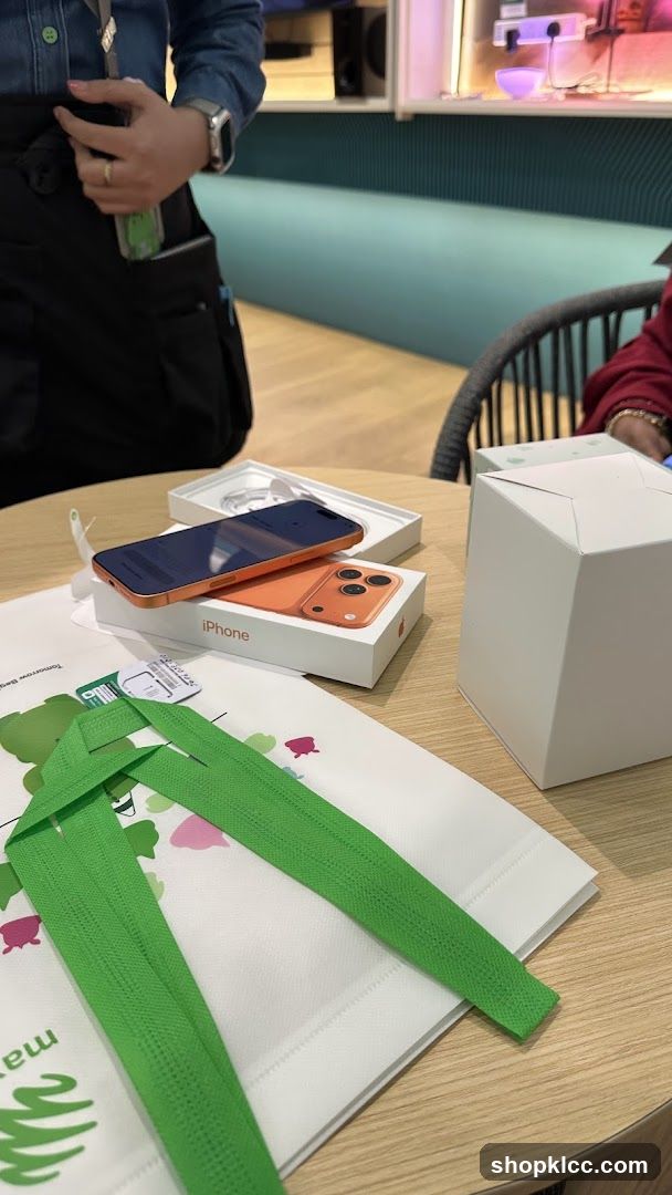 iPhone unboxing