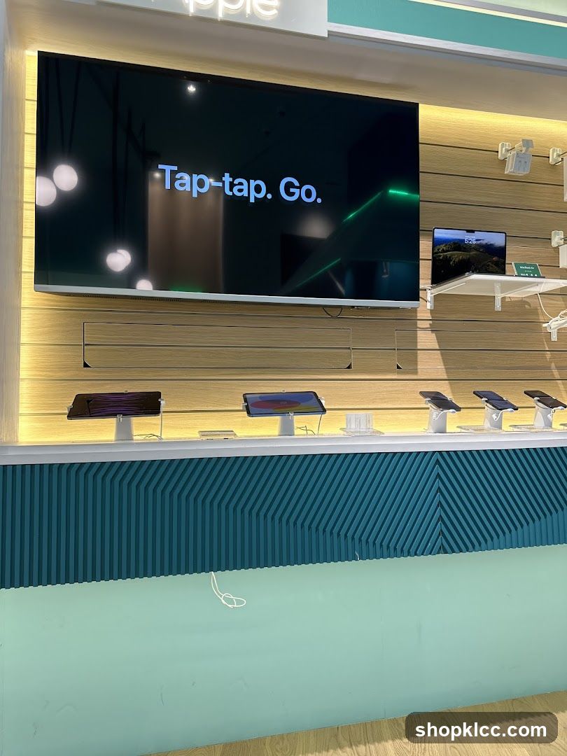 Apple Store Display