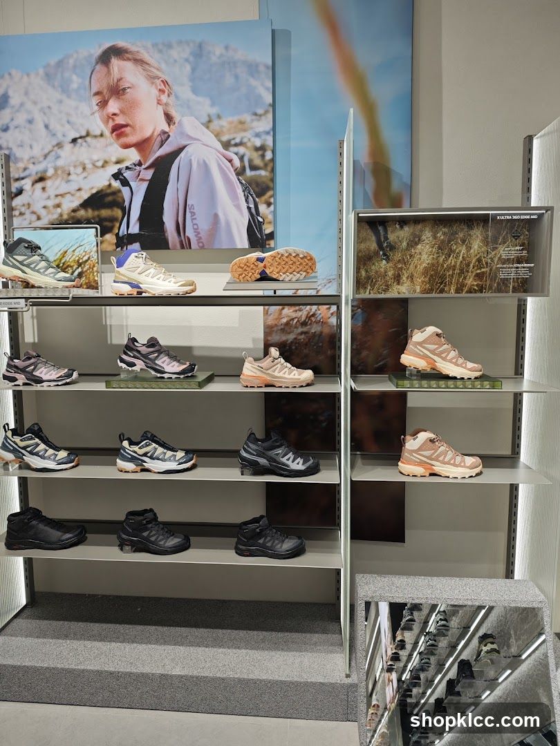 Salomon Footwear Display