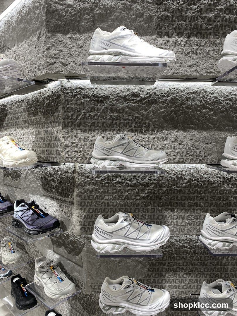 Salomon Shoes Display