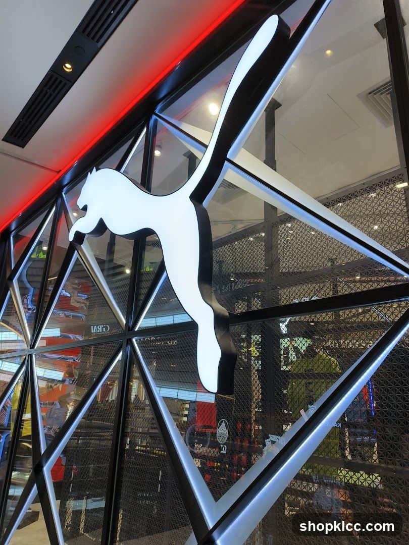Puma Logo Display