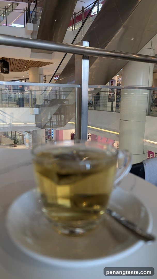 Tea in a mall