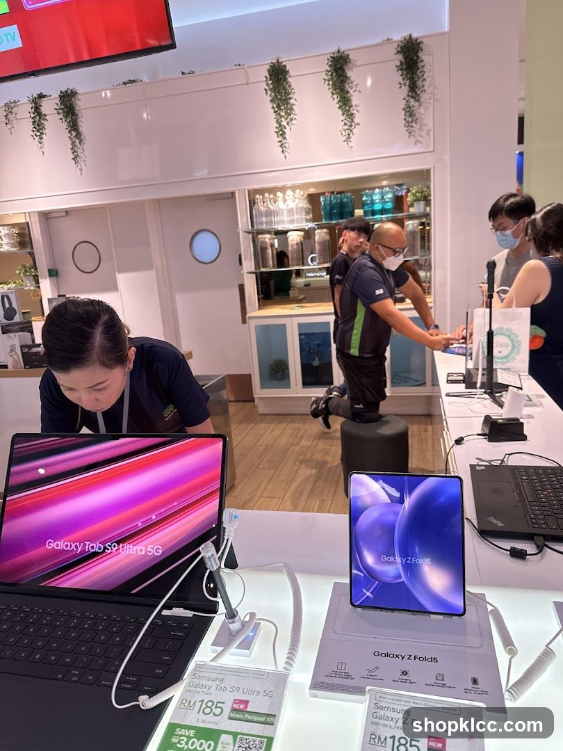 Electronics Store Display