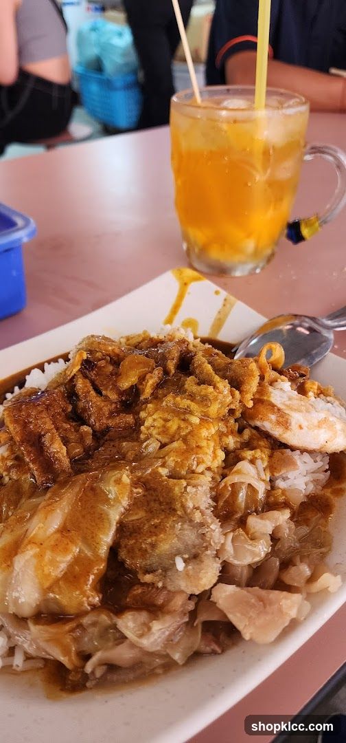 Curry Rice with Fried Chicken and Drink
