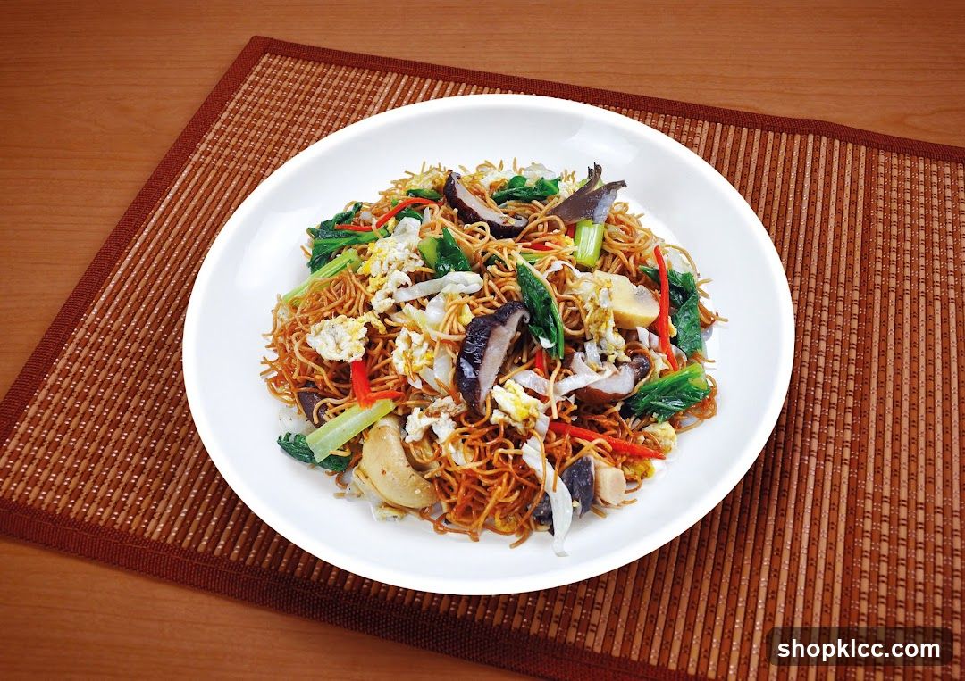 Stir-fried Noodles with Vegetables and Mushrooms