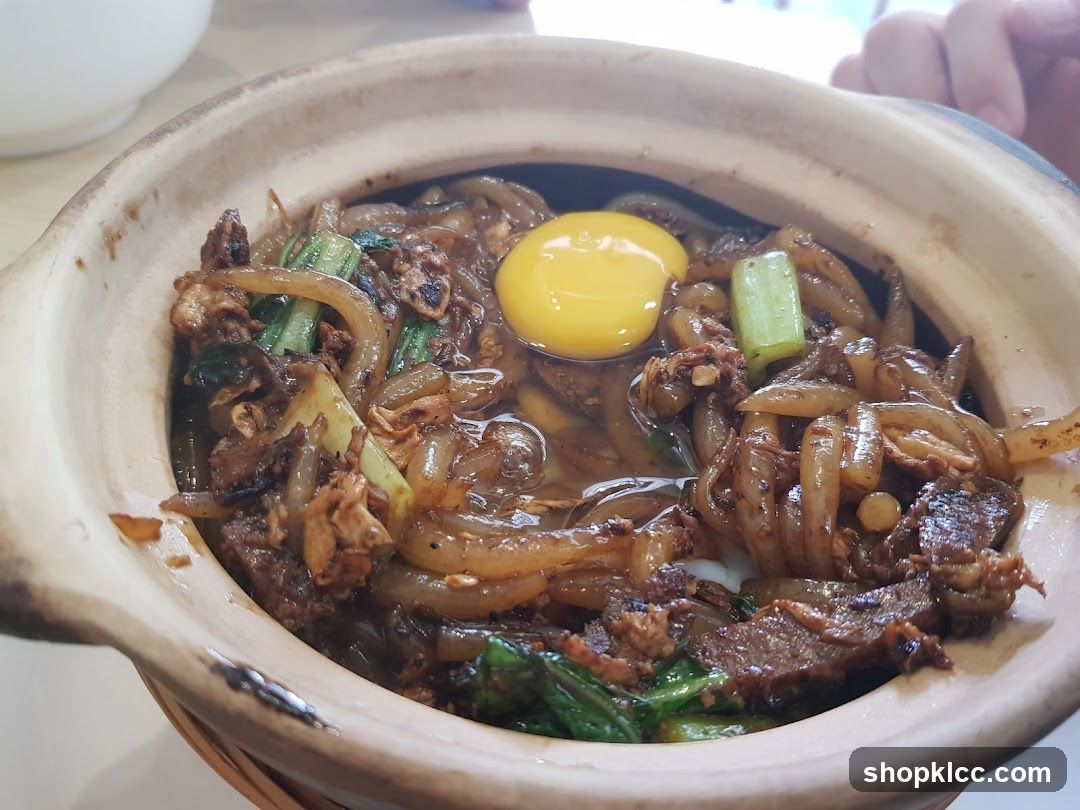 Sizzling Claypot Rice with Egg